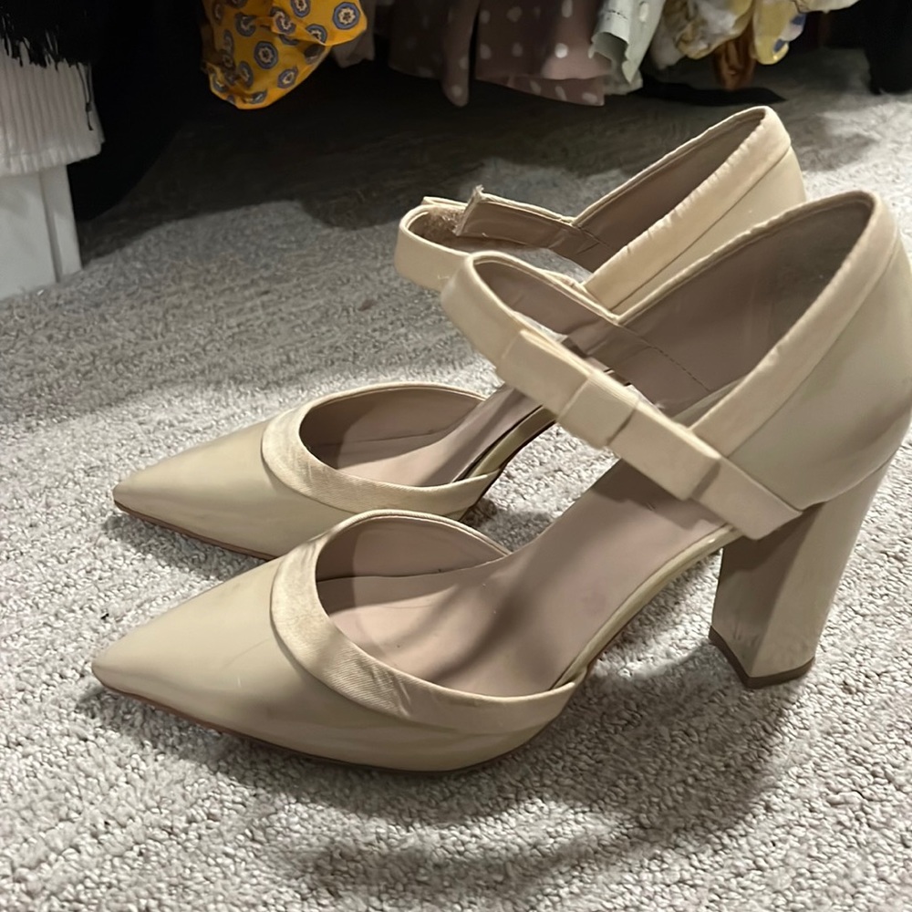 Gap designer series pumps